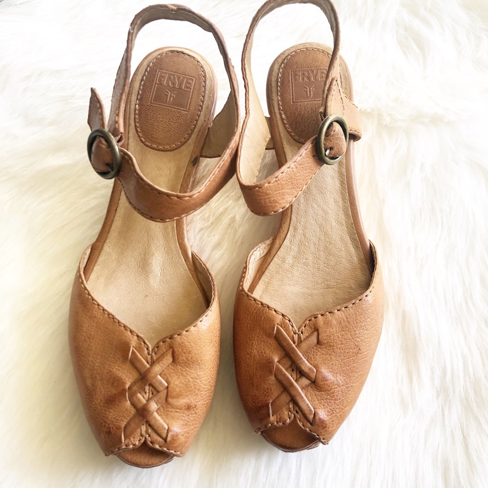 Frye Blair wedge leather sandals peep toe Sz 9